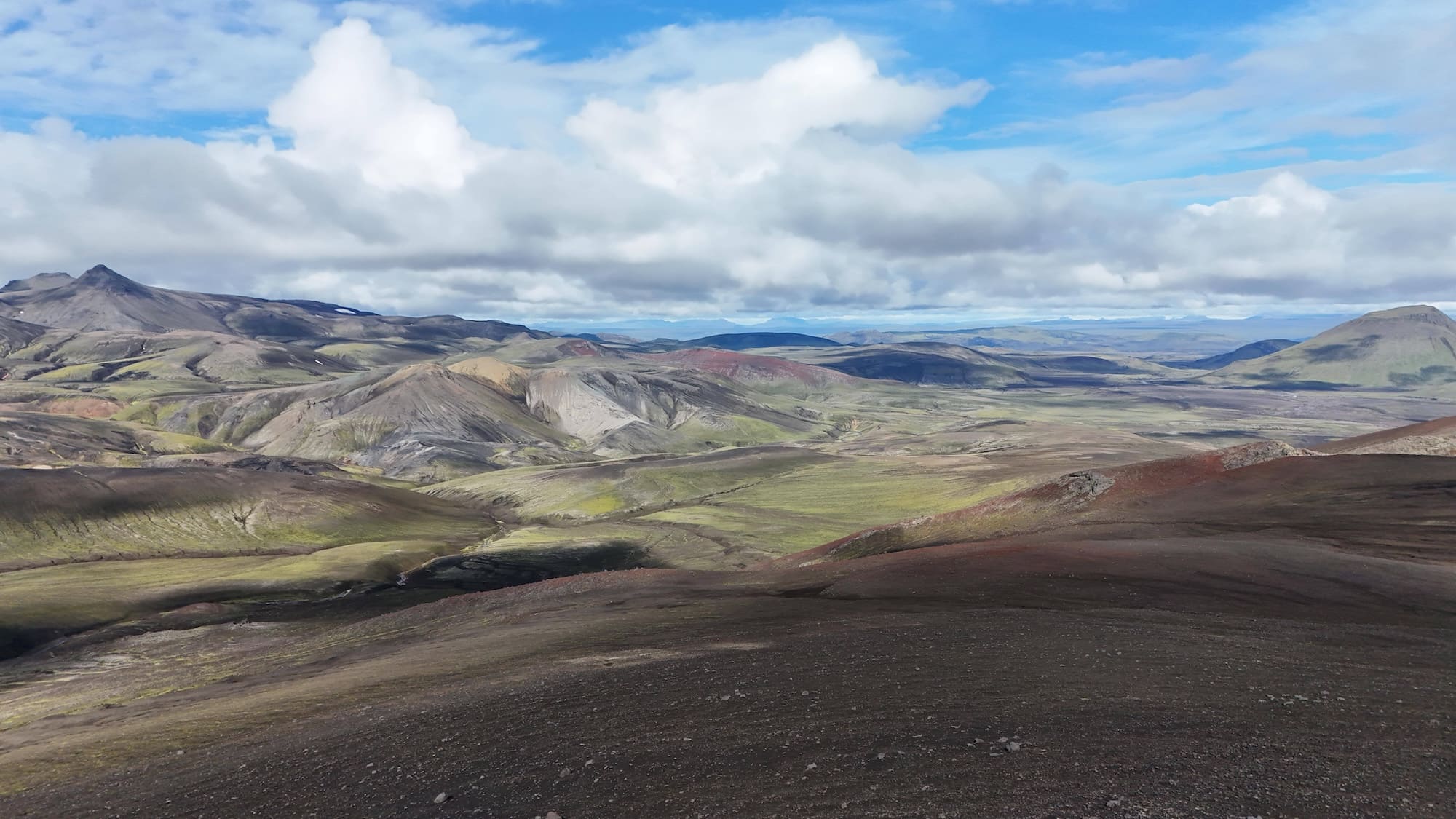 Mynd tekin á Pokahrygg til vesturs að Rauðufossafjöllum, að Fjallabaki